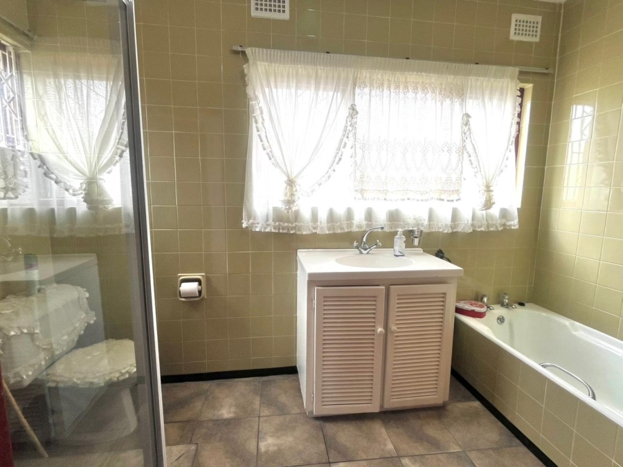 4 Bedroom Property for Sale in Braelyn Eastern Cape